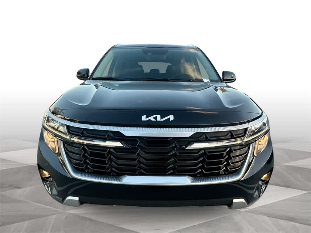 Thumbnail: 2024 Kia Seltos - 3