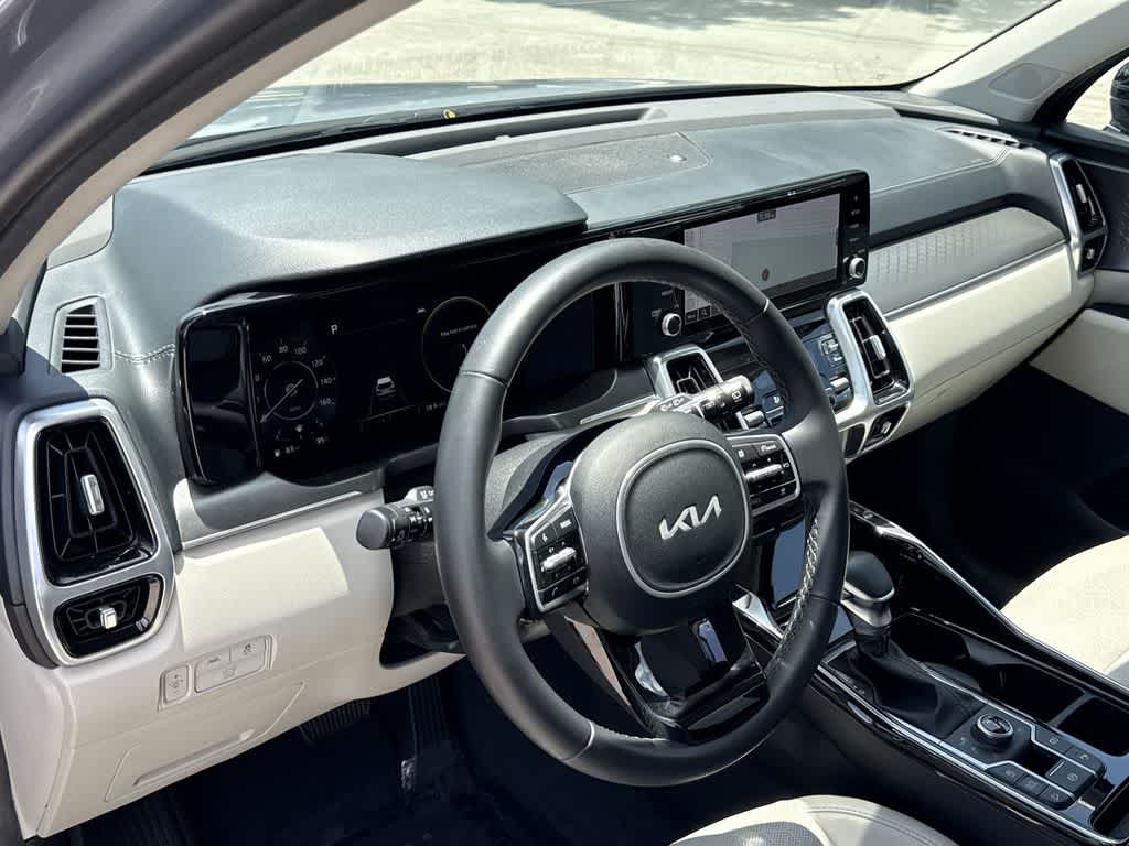 Thumbnail: 2023 Kia Sorento - 13