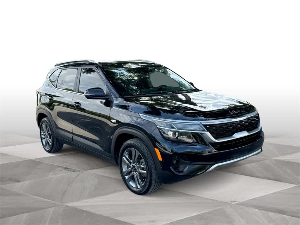 Thumbnail: 2022 Kia Seltos - 2