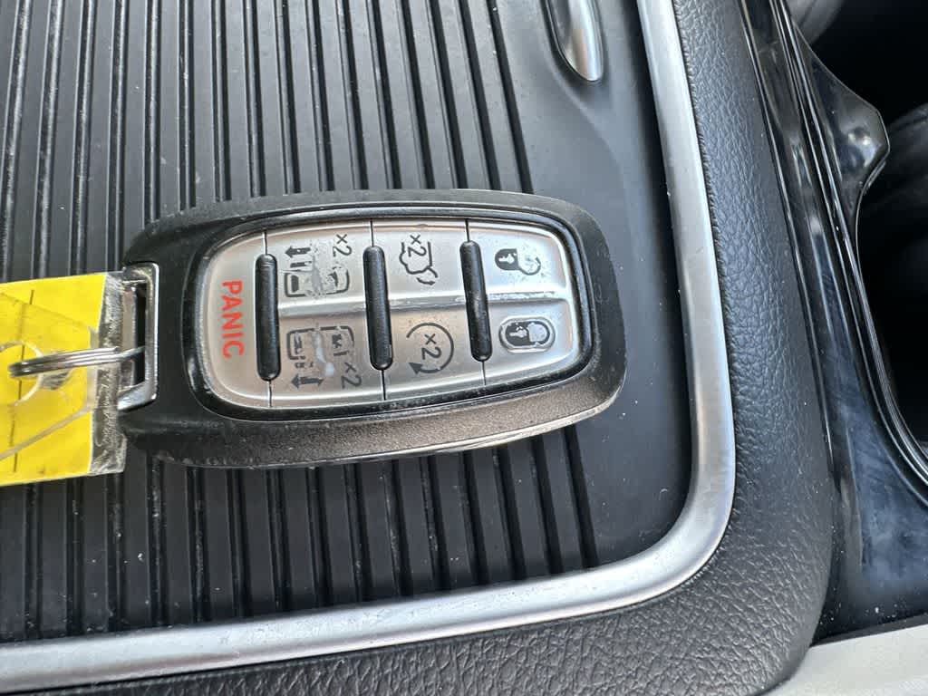 Thumbnail: 2022 Chrysler Pacifica - 28