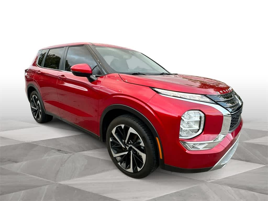 Thumbnail: 2023 Mitsubishi Outlander - 2