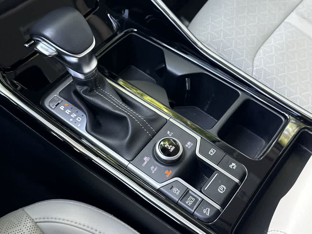 Thumbnail: 2023 Kia Sorento - 21
