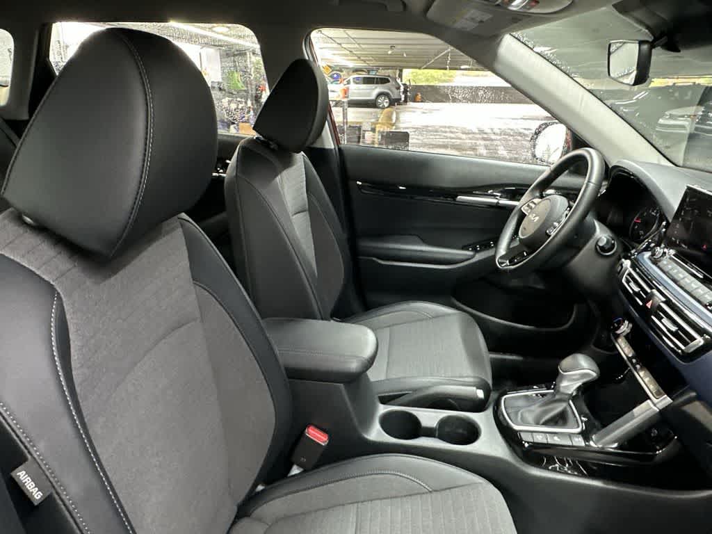 Thumbnail: 2023 Kia Seltos - 27