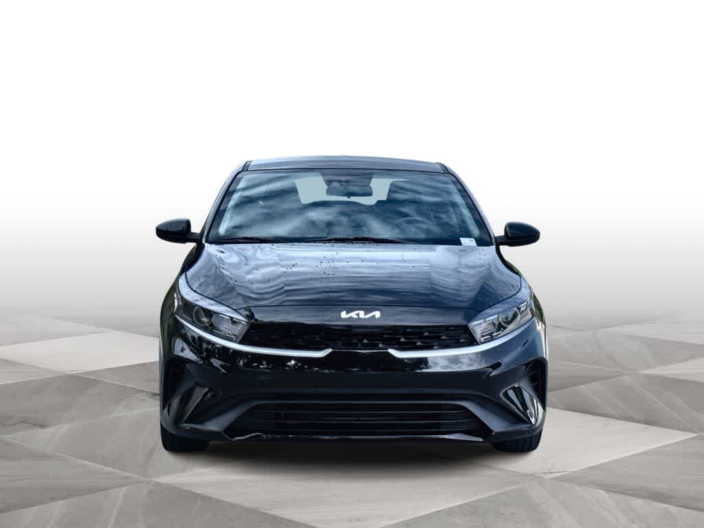 Thumbnail: 2024 Kia Forte - 3