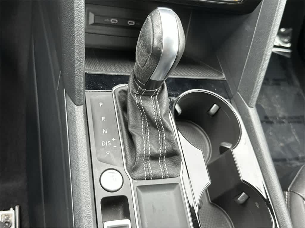 Thumbnail: 2022 Volkswagen Atlas - 21