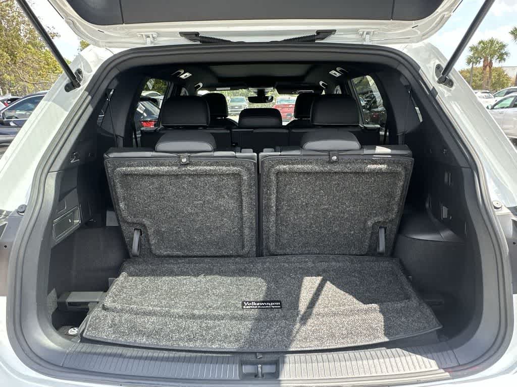 Thumbnail: 2023 Volkswagen Tiguan - 25
