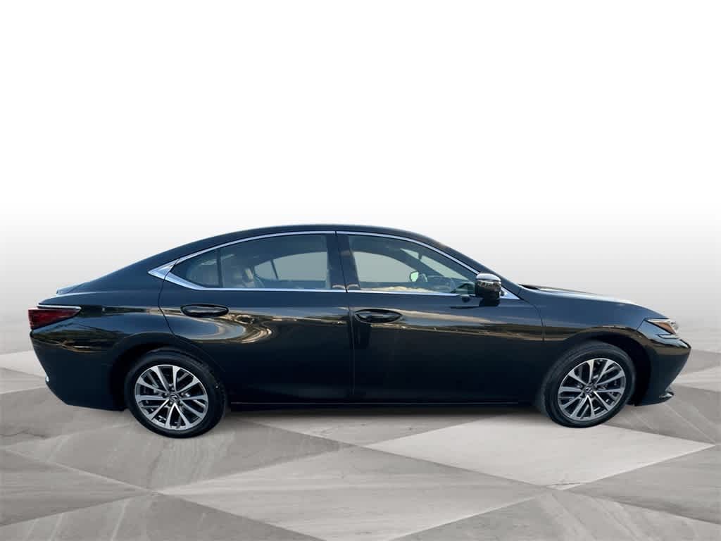 Thumbnail: 2023 Lexus ES - 9