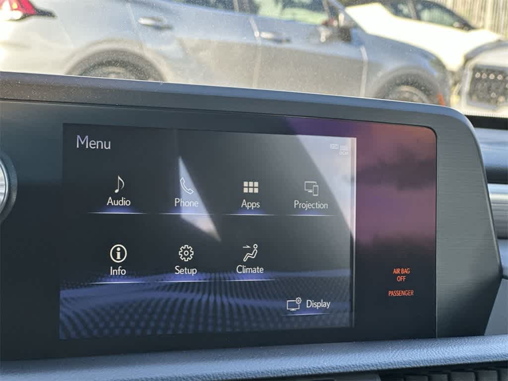 Thumbnail: 2021 Lexus ES - 18