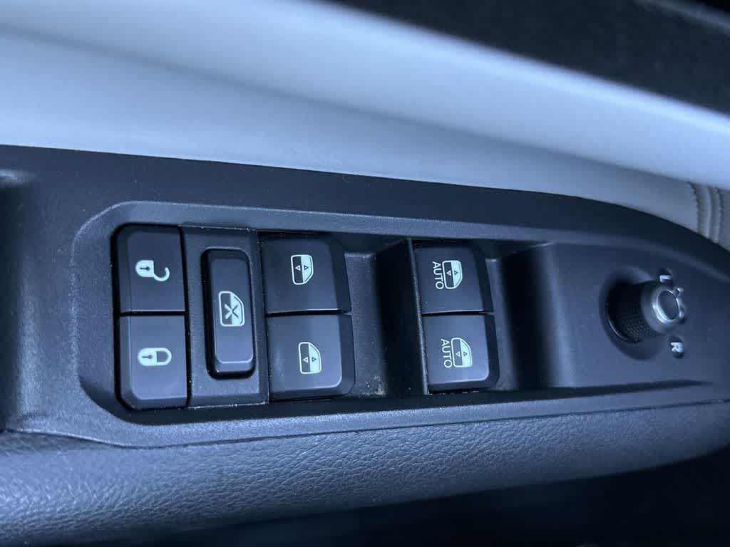 Thumbnail: 2024 Jeep Compass - 17