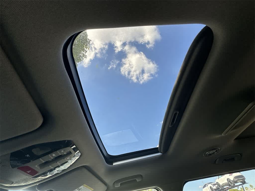 Thumbnail: 2026 Kia EV9 - 17