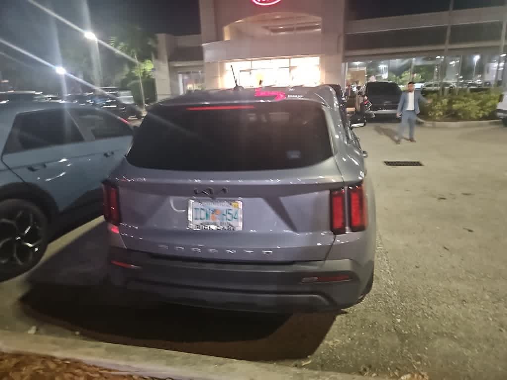 Thumbnail: 2022 Kia Sorento - 10