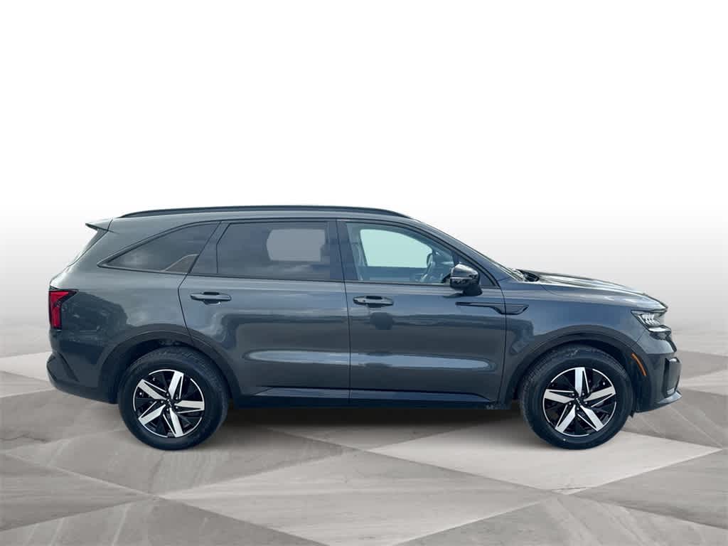 Thumbnail: 2022 Kia Sorento - 9
