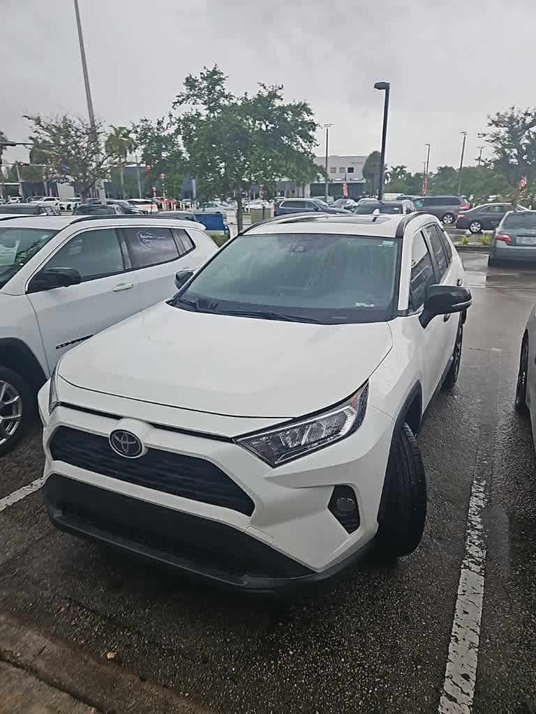 Thumbnail: 2019 Toyota RAV4 - 8