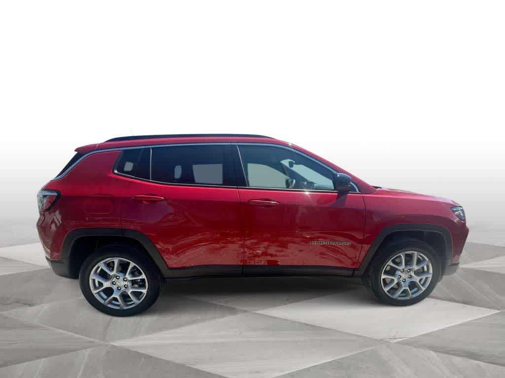 Thumbnail: 2023 Jeep Compass - 9