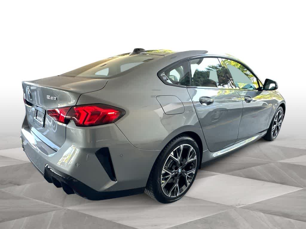 Thumbnail: 2025 BMW 2 Series - 8