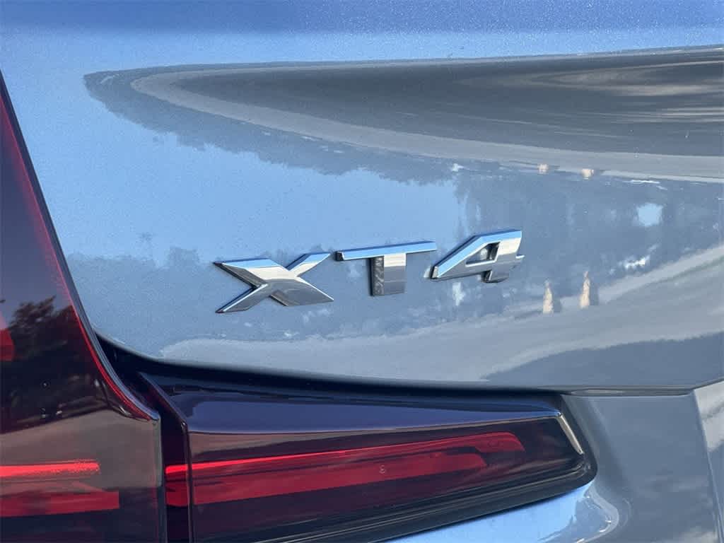 Thumbnail: 2025 Cadillac XT4 - 10
