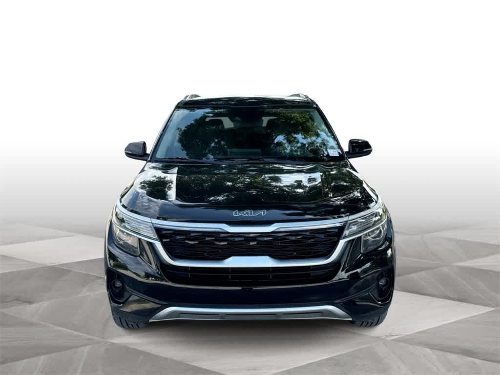 Thumbnail: 2022 Kia Seltos - 3