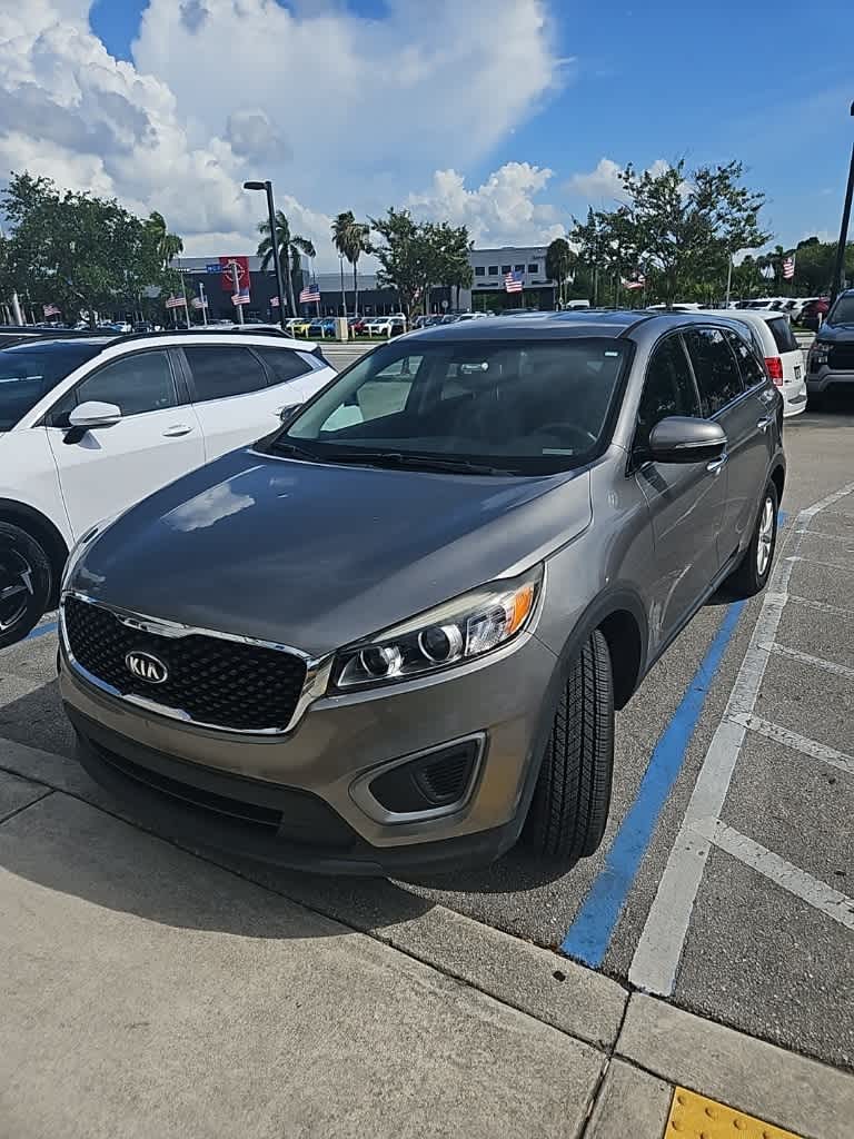Thumbnail: 2016 Kia Sorento - 4