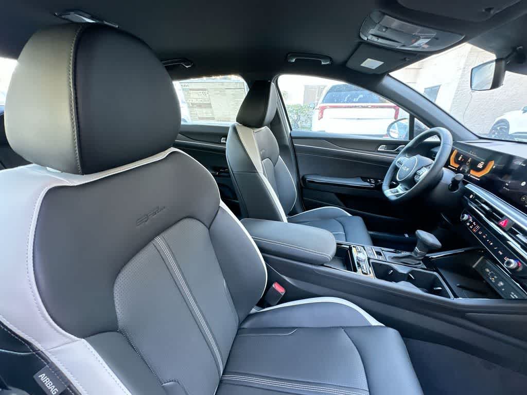 Thumbnail: 2025 Kia K5 - 27