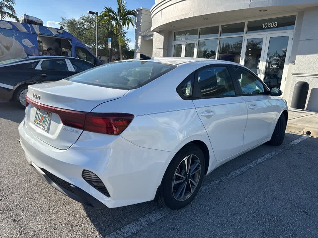 Thumbnail: 2023 Kia Forte - 5