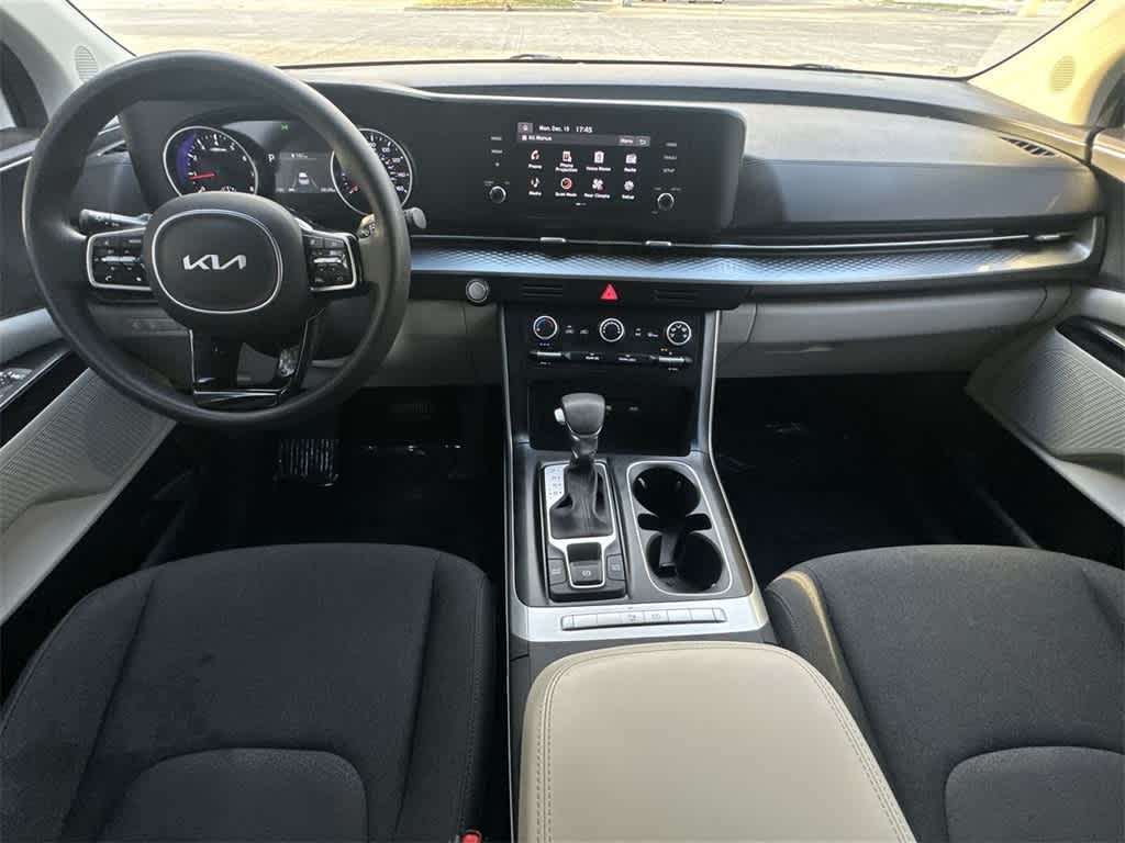 Thumbnail: 2023 Kia Carnival - 24