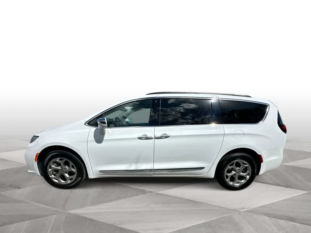 Thumbnail: 2022 Chrysler Pacifica - 5