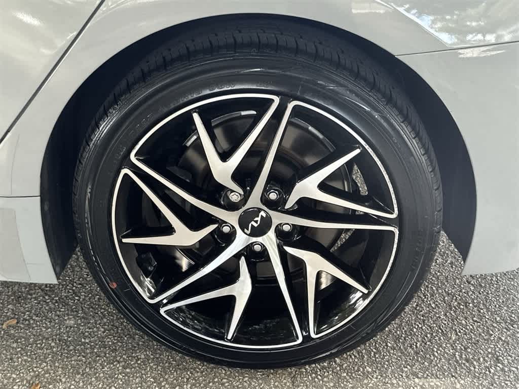 Thumbnail: 2022 Kia Stinger - 11