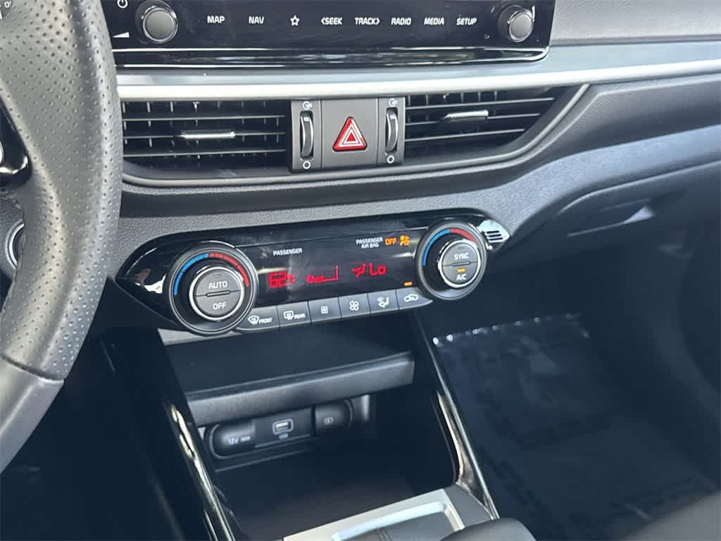 Thumbnail: 2024 Kia Forte - 20
