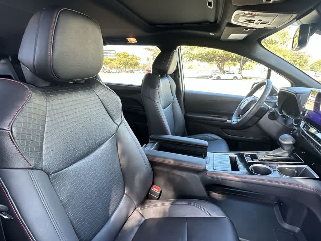 Thumbnail: 2025 Toyota Sienna - 27