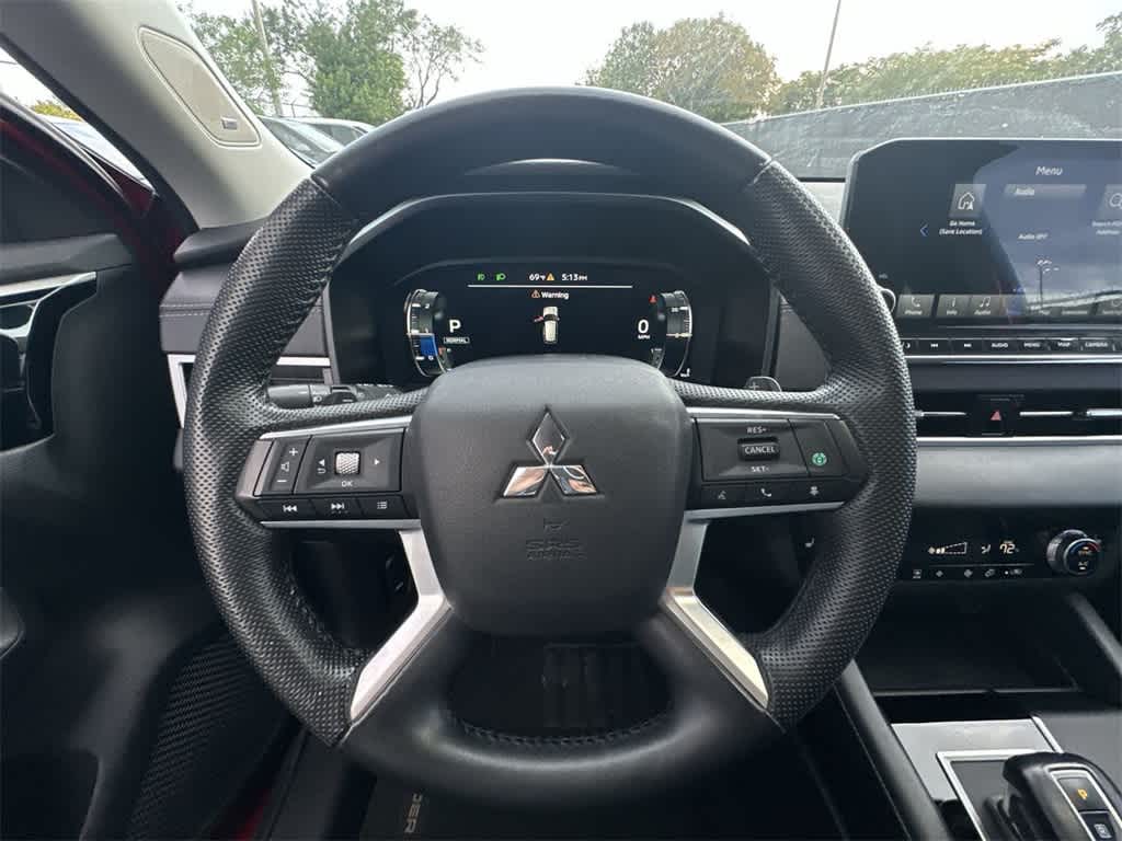 Thumbnail: 2023 Mitsubishi Outlander - 15