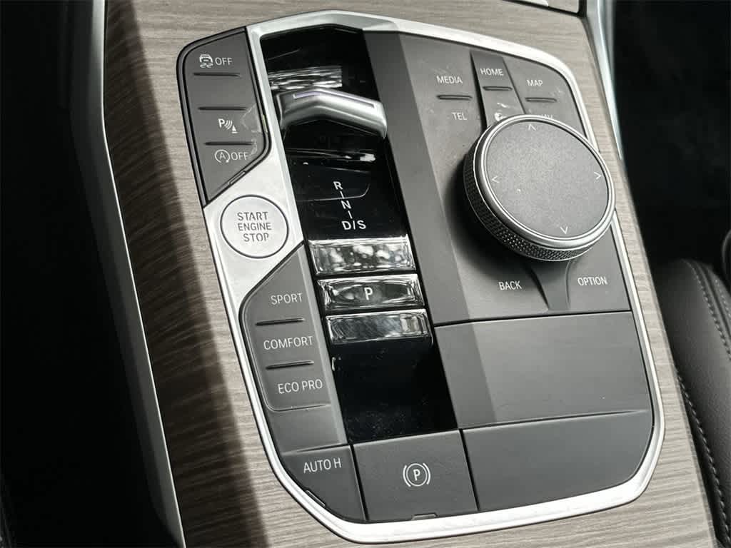 Thumbnail: 2025 BMW 3 Series - 21