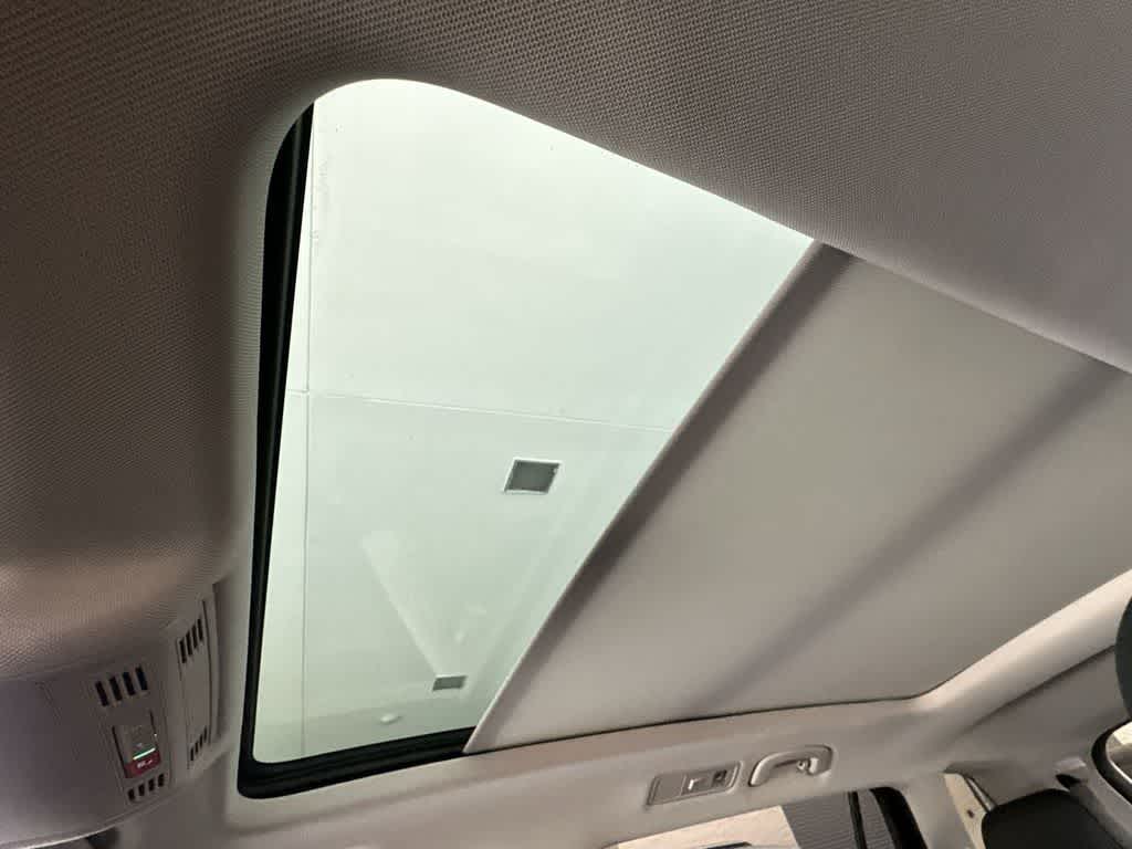 Thumbnail: 2020 Volkswagen Tiguan - 17