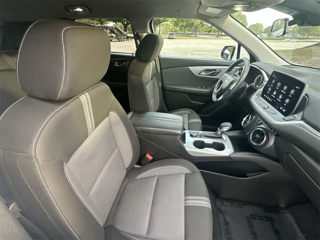 Thumbnail: 2025 Chevrolet Blazer - 28