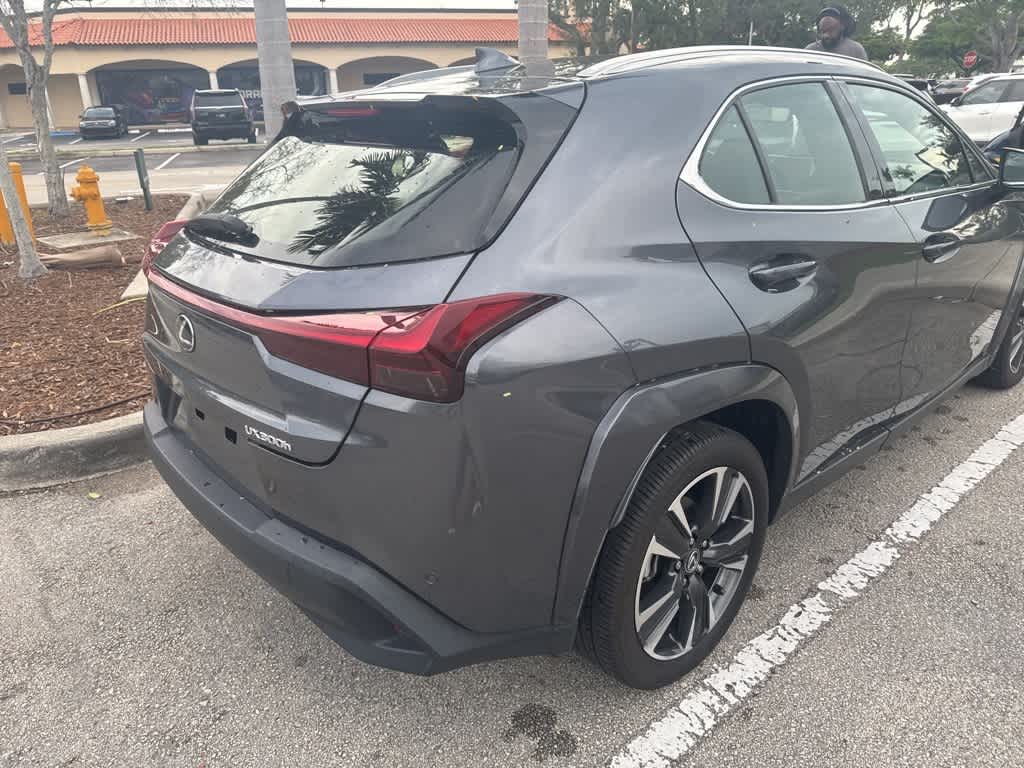 Thumbnail: 2025 Lexus UX - 3