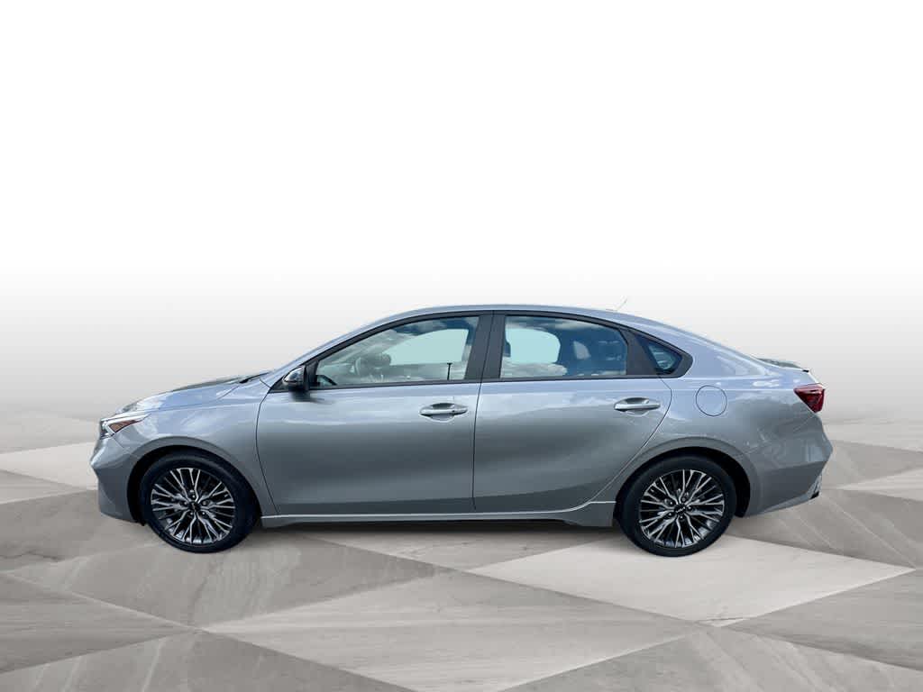 Thumbnail: 2022 Kia Forte - 5