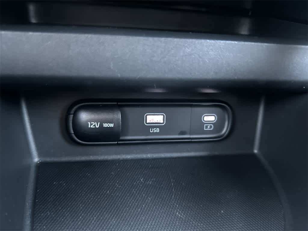 Thumbnail: 2024 Kia Seltos - 17