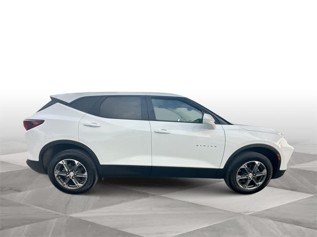 Thumbnail: 2025 Chevrolet Blazer - 9