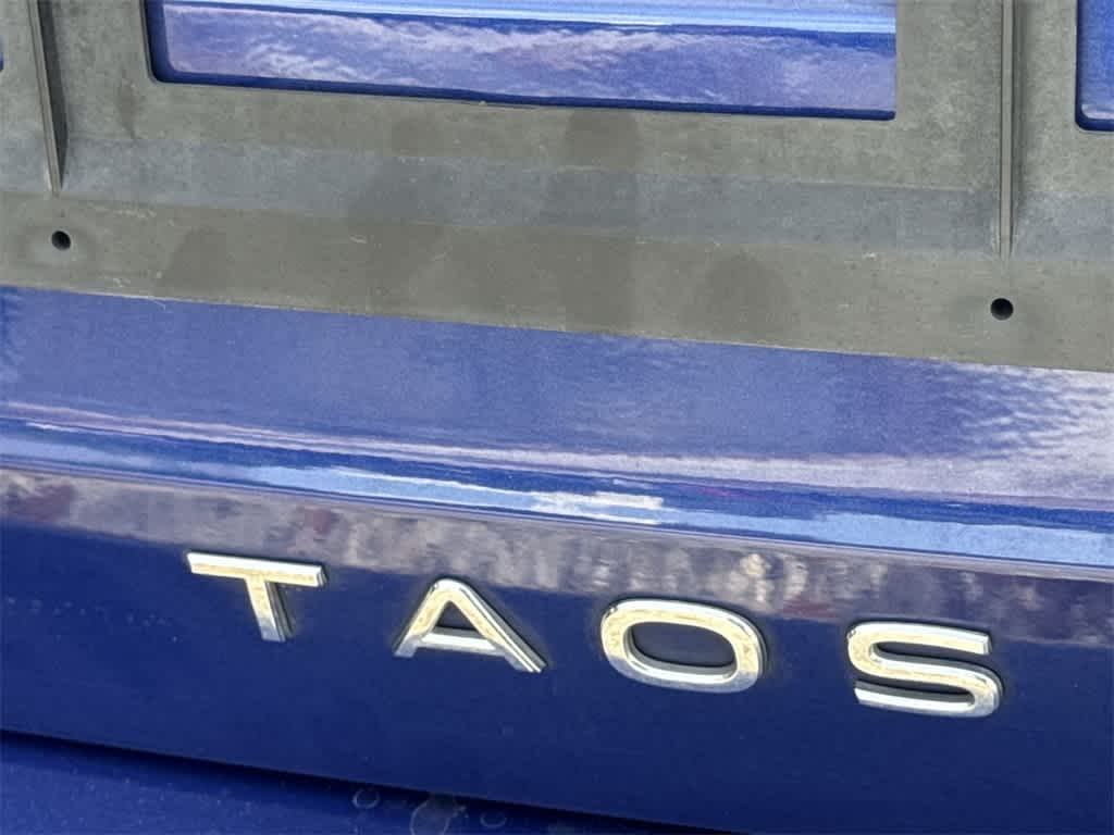 Thumbnail: 2022 Volkswagen Taos - 10