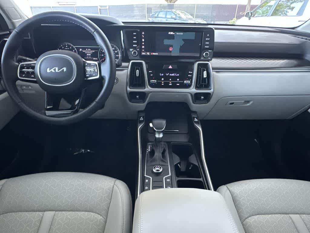 Thumbnail: 2023 Kia Sorento - 24