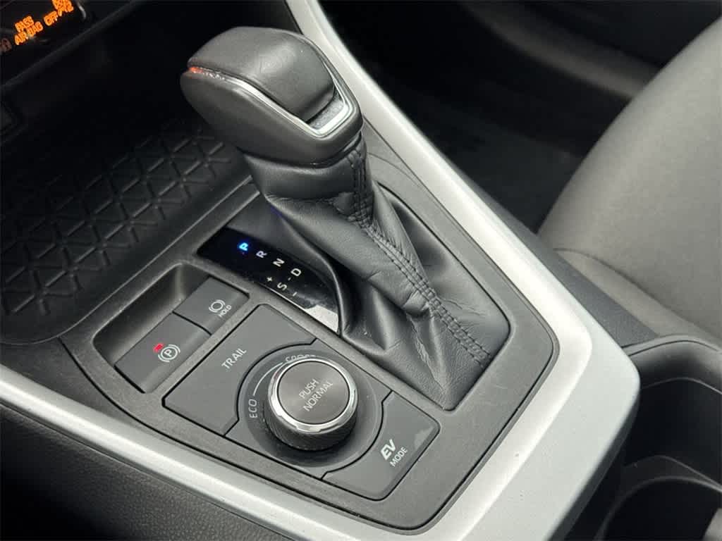 Thumbnail: 2023 Toyota RAV4 - 21