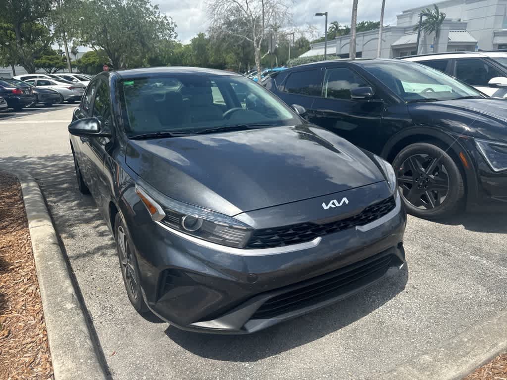 Thumbnail: 2023 Kia Forte - 4