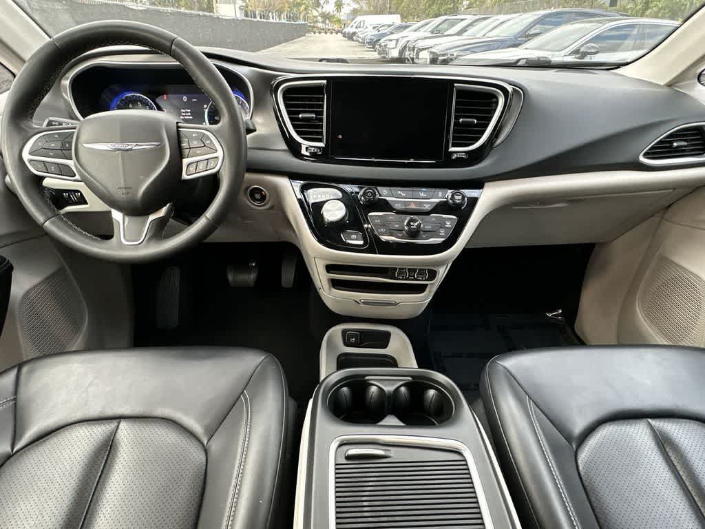 Thumbnail: 2023 Chrysler Pacifica - 24