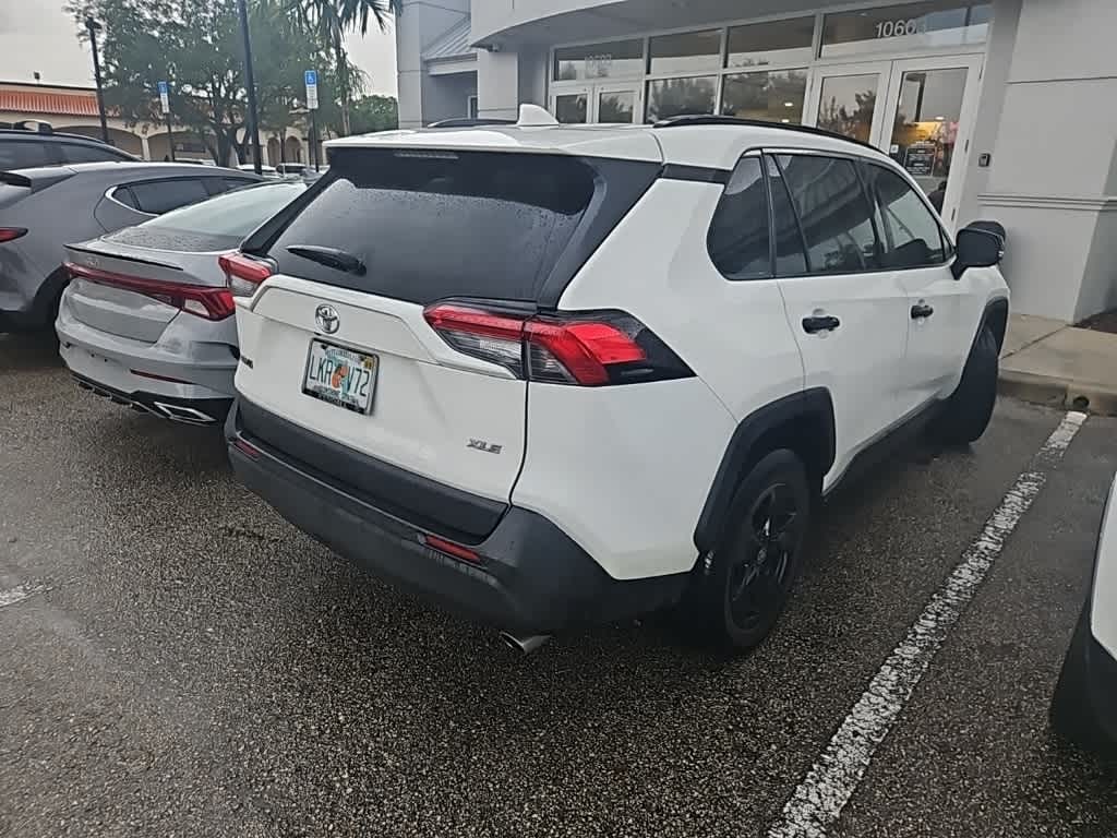 Thumbnail: 2019 Toyota RAV4 - 19