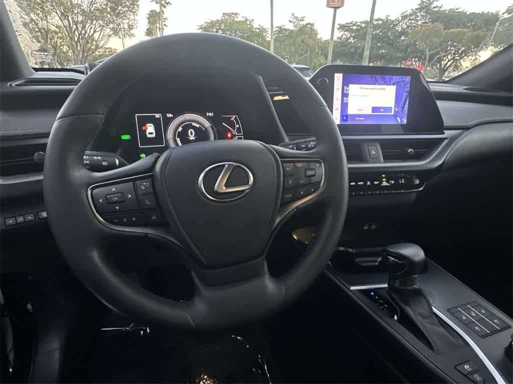 Thumbnail: 2023 Lexus UX - 13