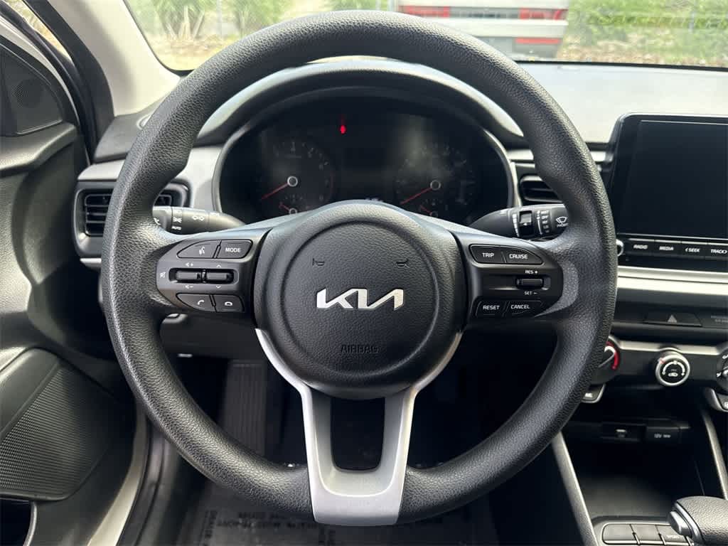 Thumbnail: 2023 Kia Rio - 15