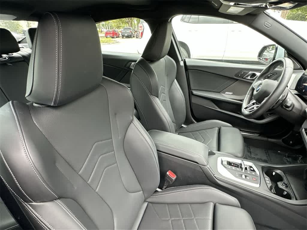 Thumbnail: 2025 BMW 2 Series - 27