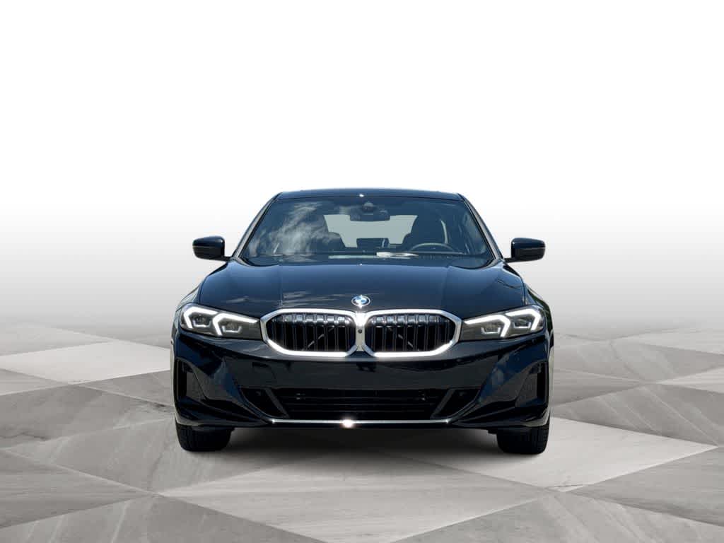 Thumbnail: 2026 BMW 3 Series - 3