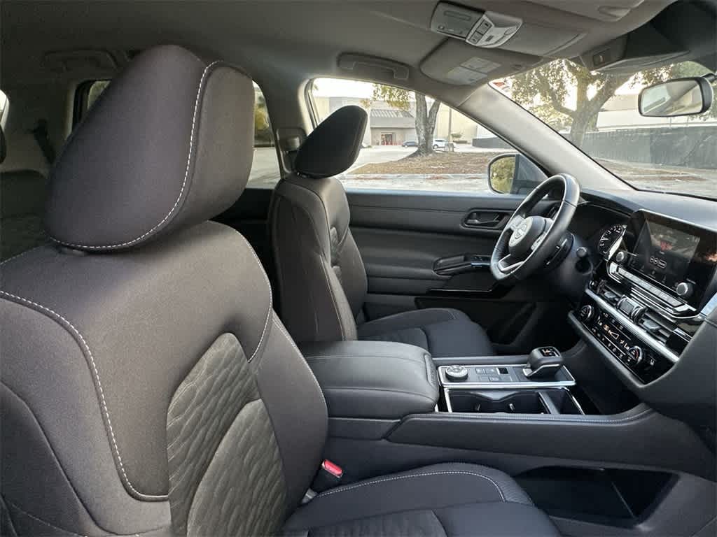 Thumbnail: 2025 Nissan Pathfinder - 27