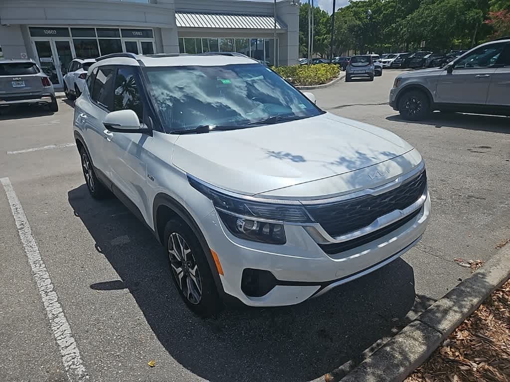 2023 Kia Seltos EX 10