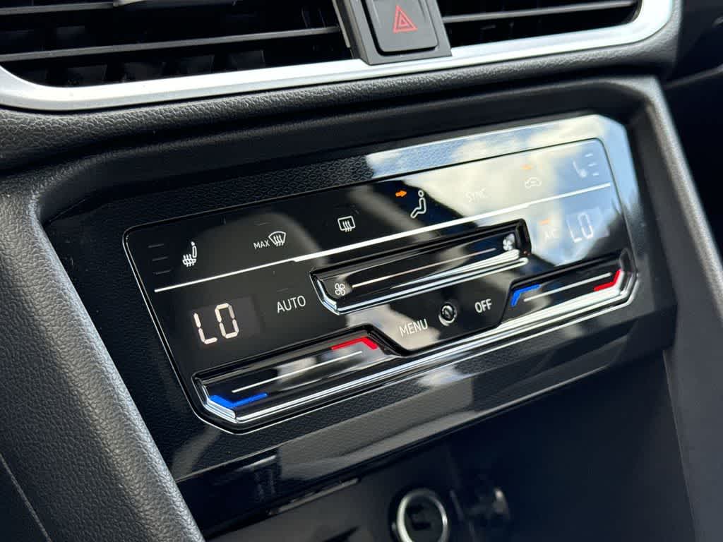 Thumbnail: 2025 Volkswagen Taos - 20